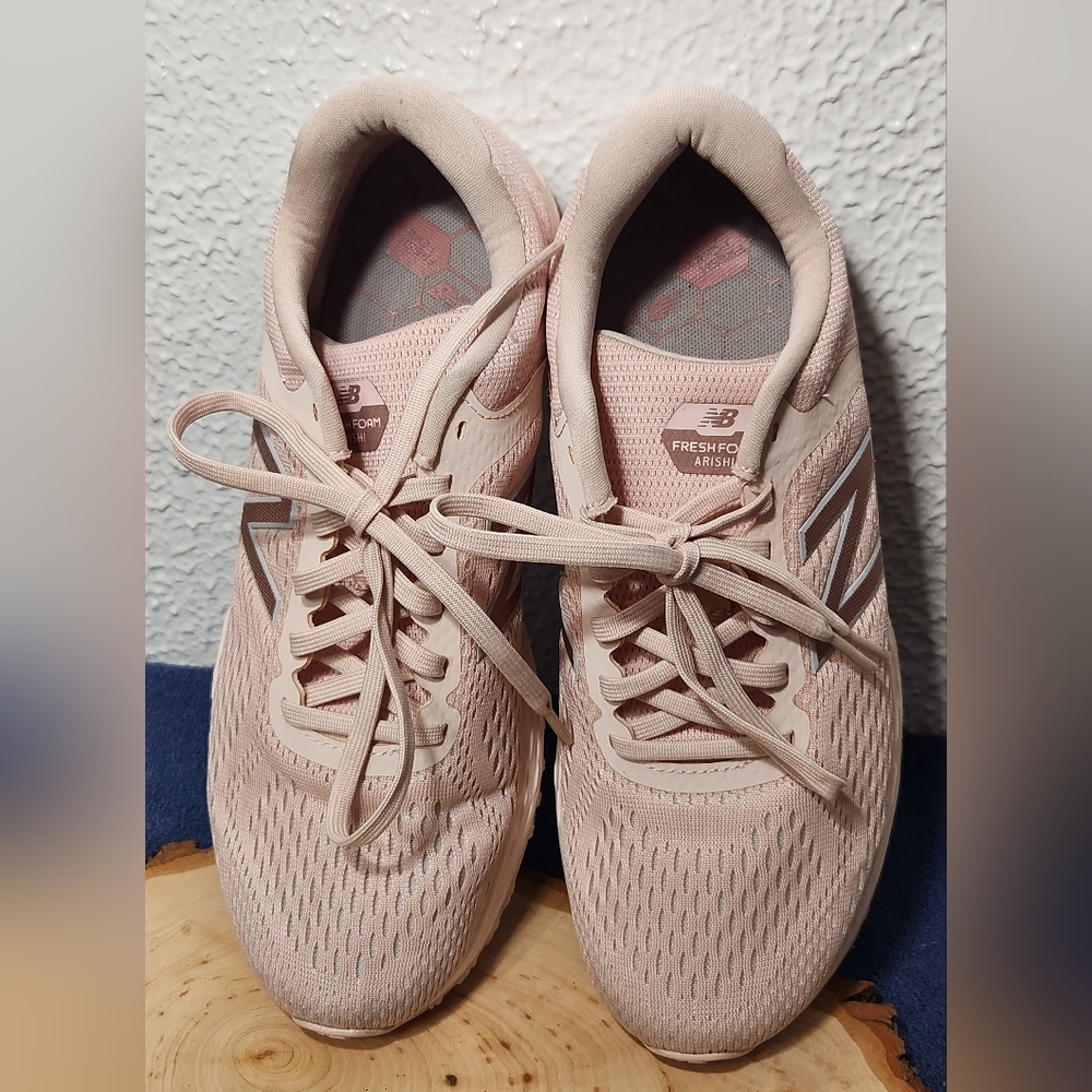 New Balance Women's Pink Running Shoes Size 9 - Picture 5 of 8